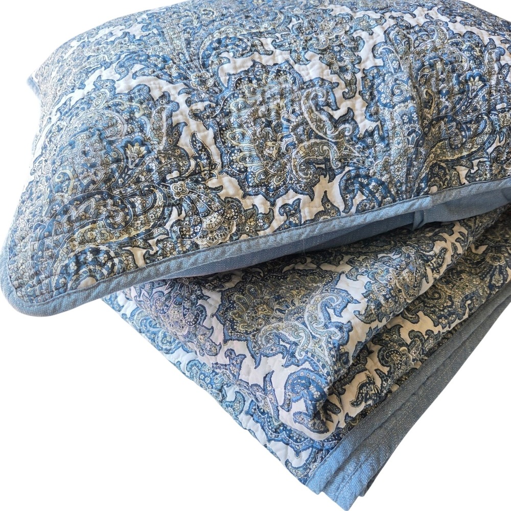 Tommy Bahama Blue White Paisley Reversible Quilted Bedding Twin Quilt/Sham 85x64
